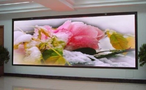 成都led顯示屏廠家：清洗led顯示屏需要用到哪些設(shè)備設(shè)施？